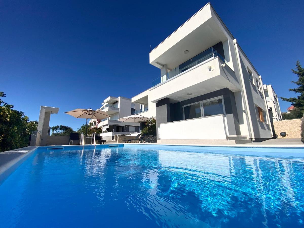 נובליה Fantasy Pool Villa מראה חיצוני תמונה