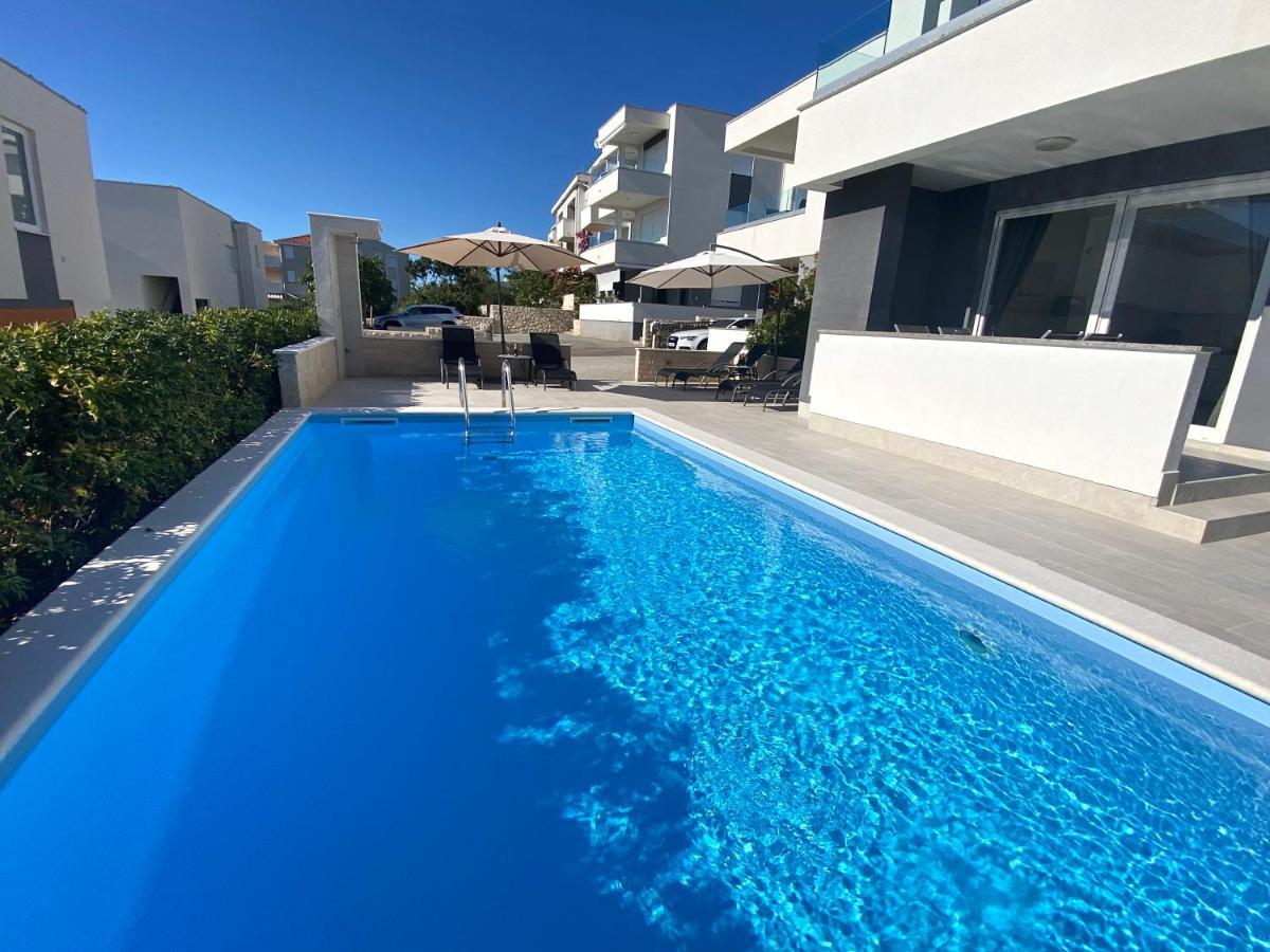 נובליה Fantasy Pool Villa מראה חיצוני תמונה